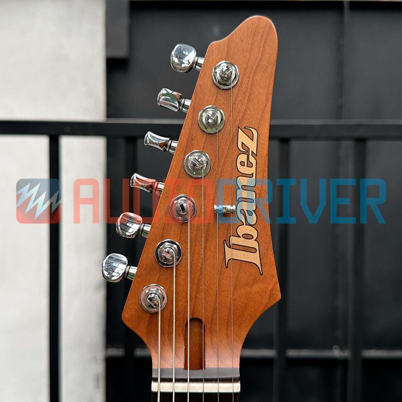 Guitarra Super Strato Japonesa Ibanez AZ2204N PBM com Case